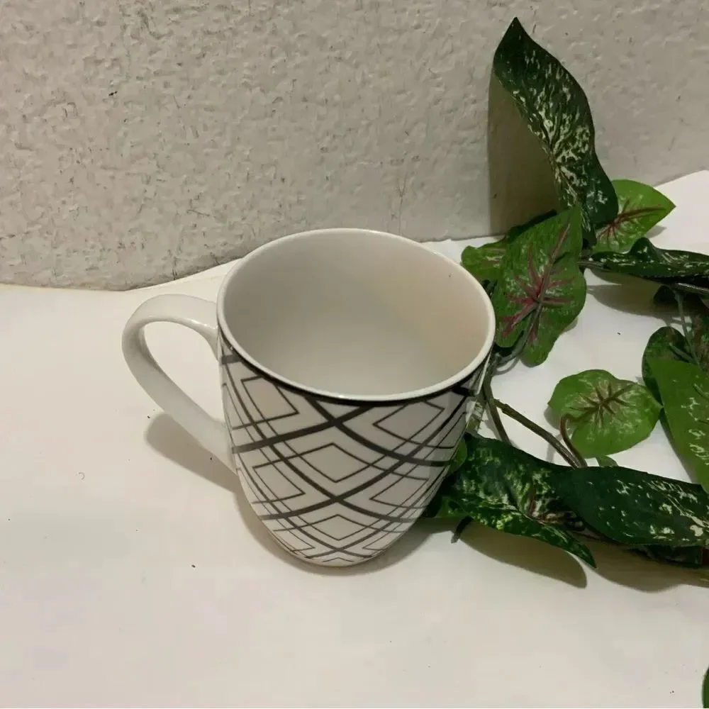 Dover & York 1 Dinner Plate 10.5” Geometric Ceramic , 1 bowl 1 mug A14